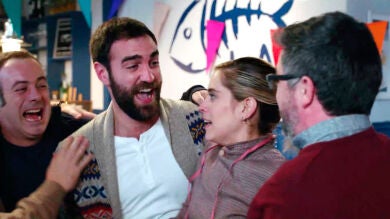 Iñaki estalla de emoción al enterarse de que va a ser padre