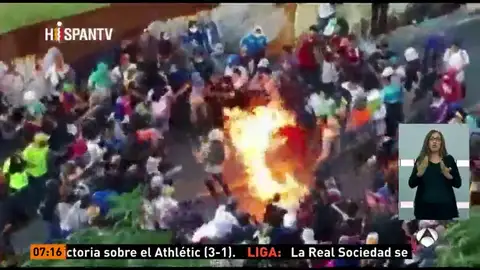 Frame 9.069 de: Queman vivo a un joven durante las protestas en Caracas Frame 9.069 de: Queman vivo a un joven durante las protestas en Caracas