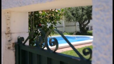 Muere un niño de tres años al caerse a una piscina en Málaga