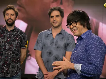 Luis Piedrahita pone a prueba a Ernesto Sevilla, Joaquín Reyes, Julián López y Raúl Cimas con uno de sus efectos ópticos Luis Piedrahita pone a prueba a Ernesto Sevilla, Joaquín Reyes, Julián López y Raúl Cimas con uno de sus efectos ópticos