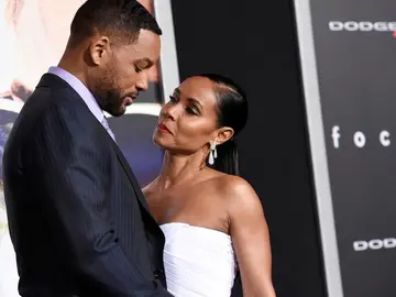 La pareja se casó en la Nochevieja de 1997, cuando ella llevaba tres meses de embarazo. La pareja se casó en la Nochevieja de 1997, cuando ella llevaba tres meses de embarazo.