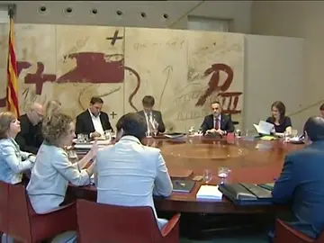 Frame 64.611554 de: El gobierno catalán enviará una carta a Rajoy para negociar los términos de la consulta Frame 64.611554 de: El gobierno catalán enviará una carta a Rajoy para negociar los términos de la consulta