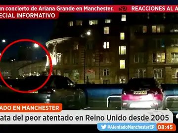 Frame 20.644 de: Los primeros momentos tras el atentado en Manchester muestran el pánico vivido por los asistentes al concierto de Ariana Grande Frame 20.644 de: Los primeros momentos tras el atentado en Manchester muestran el pánico vivido por los asistentes al concierto de Ariana Grande