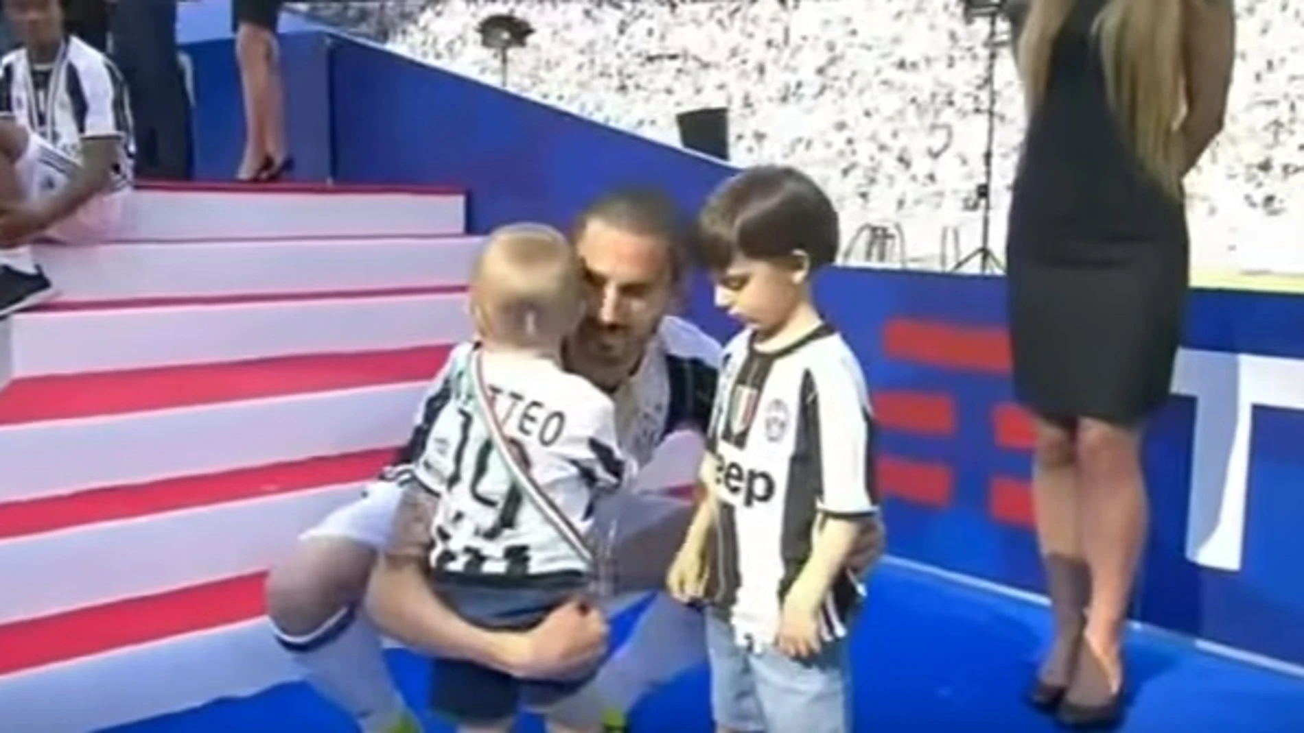 Bonucci con sus hijos en la celebración de la Juventus Bonucci con sus hijos en la celebración de la Juventus