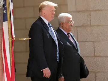 Donald Trump con Mahmud Abás Donald Trump con Mahmud Abás