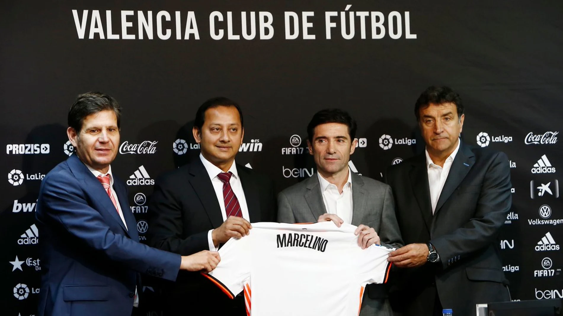 Marcelino, presentado con el Valencia Marcelino, presentado con el Valencia