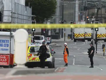 Dispositivo en las inmediaciones del Manchester Arena Dispositivo en las inmediaciones del Manchester Arena