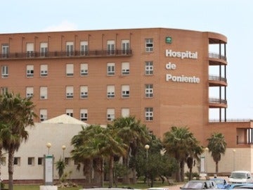 Fachada del hospital de Poniente, en Almería