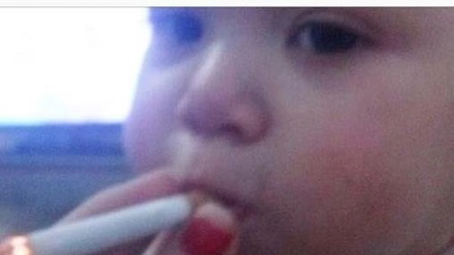 Cuelgan una foto en Instagram de un bebé fumando Cuelgan una foto en Instagram de un bebé fumando