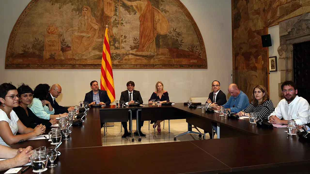 Imagen de la reunión que ha mantenido Carles Puigdemont con diferentes fuerzas políticas