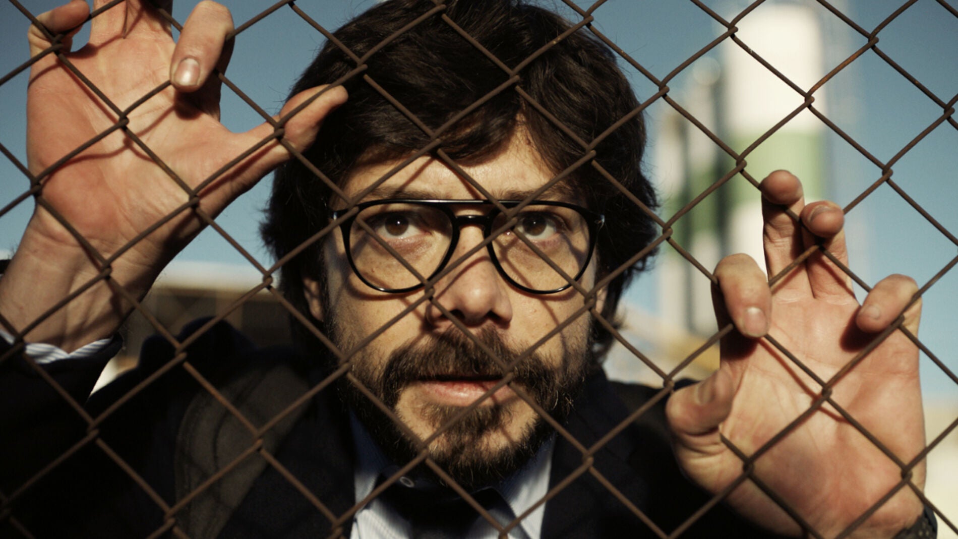 El Profesor pone en riesgo su vida por un cabo suelto en el mayor atraco de la historia