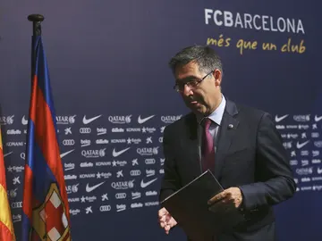 Bartomeu, saliendo de la sala de prensa del Barcelona Bartomeu, saliendo de la sala de prensa del Barcelona
