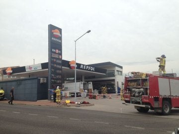 La gasolinera afectada por la deflagración