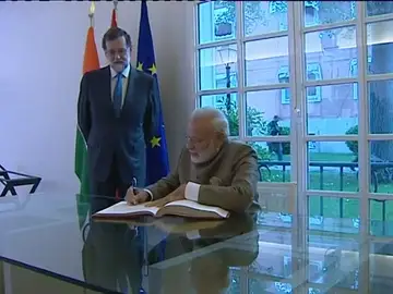 Frame 26.928 de: Rajoy y Modi elogian las reformas en India y España y apuestan por relanzar las relaciones bilaterales Frame 26.928 de: Rajoy y Modi elogian las reformas en India y España y apuestan por relanzar las relaciones bilaterales