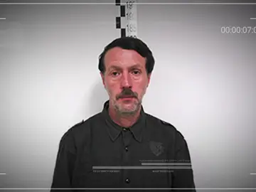 Frame 15.615819 de: La policía tiene un nuevo sospechoso de un triple asesinato cometido hace 13 años Frame 15.615819 de: La policía tiene un nuevo sospechoso de un triple asesinato cometido hace 13 años