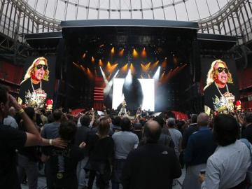 El grupo estadounidense Guns N' Roses durante el concierto en Bilbao