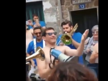 Iker Casillas, disfrutando de las fiestas de su pueblo en Ávila