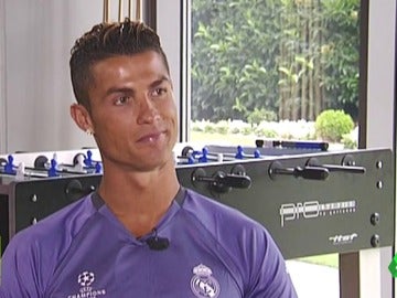 Frame 43.458947 de: Cristiano Ronaldo: "¿Hacienda? Hago las cosas bien y duermo tranquilo"