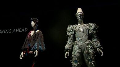 Nos adentramos en la exposición sobre David Bowie que ha recalado en Barcelona en su gira mundial