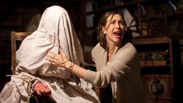 Imagen de la actriz Vera Farmiga en 'Expediente Warren'