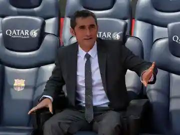 Ernesto Valverde se sienta por primera vez en el banquillo del Barça Ernesto Valverde se sienta por primera vez en el banquillo del Barça
