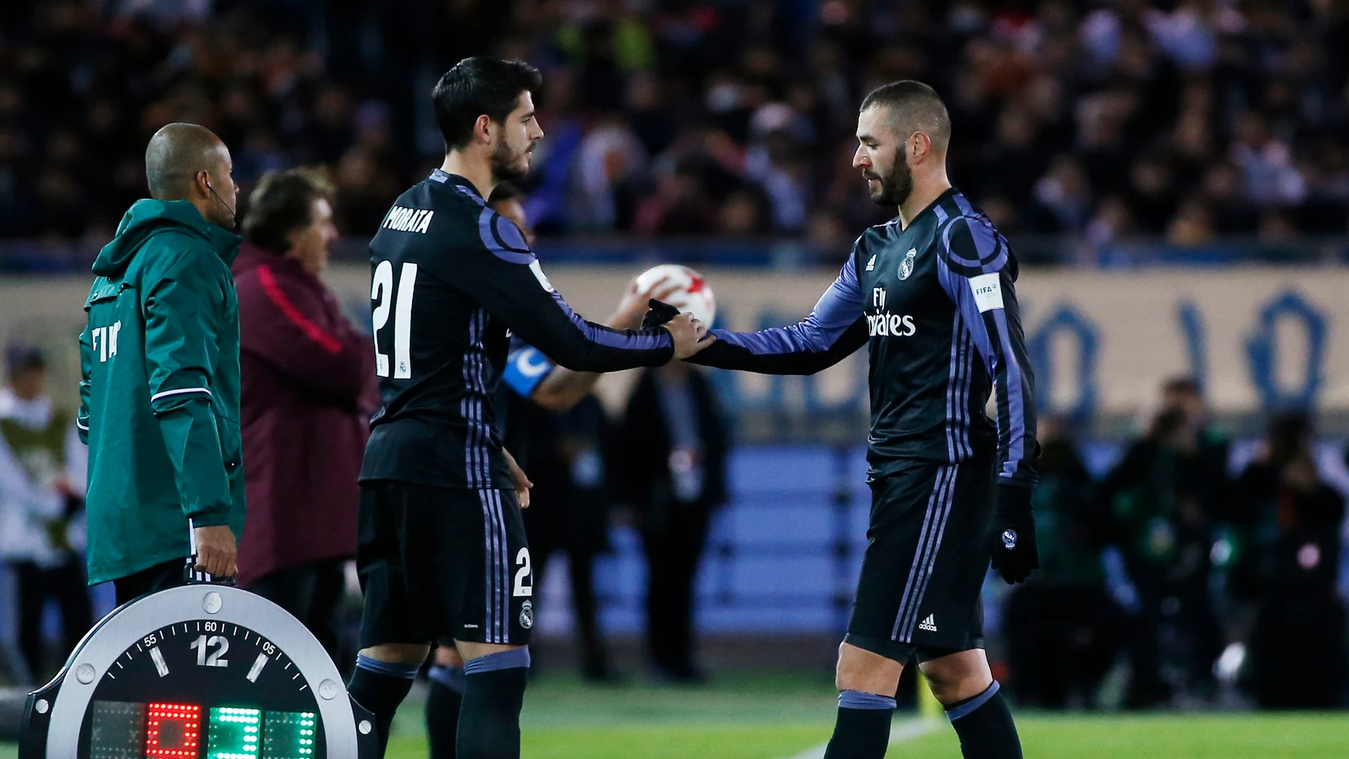 Morata entra al terreno de juego por Benzema Morata entra al terreno de juego por Benzema