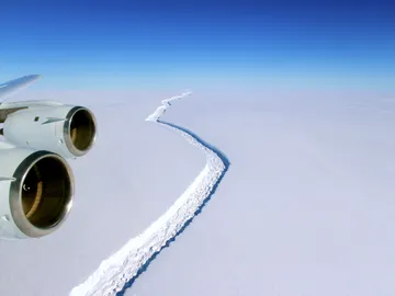 Grieta de hielo de la Plataforma Larsen C Grieta de hielo de la Plataforma Larsen C
