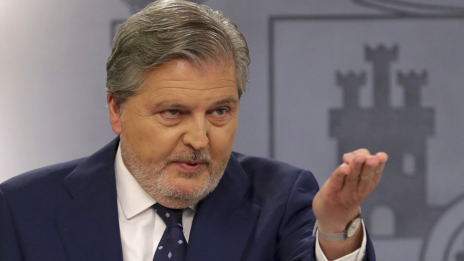 Íñigo Méndez de Vigo en la rueda de prensa del Consejo de Ministros Íñigo Méndez de Vigo en la rueda de prensa del Consejo de Ministros