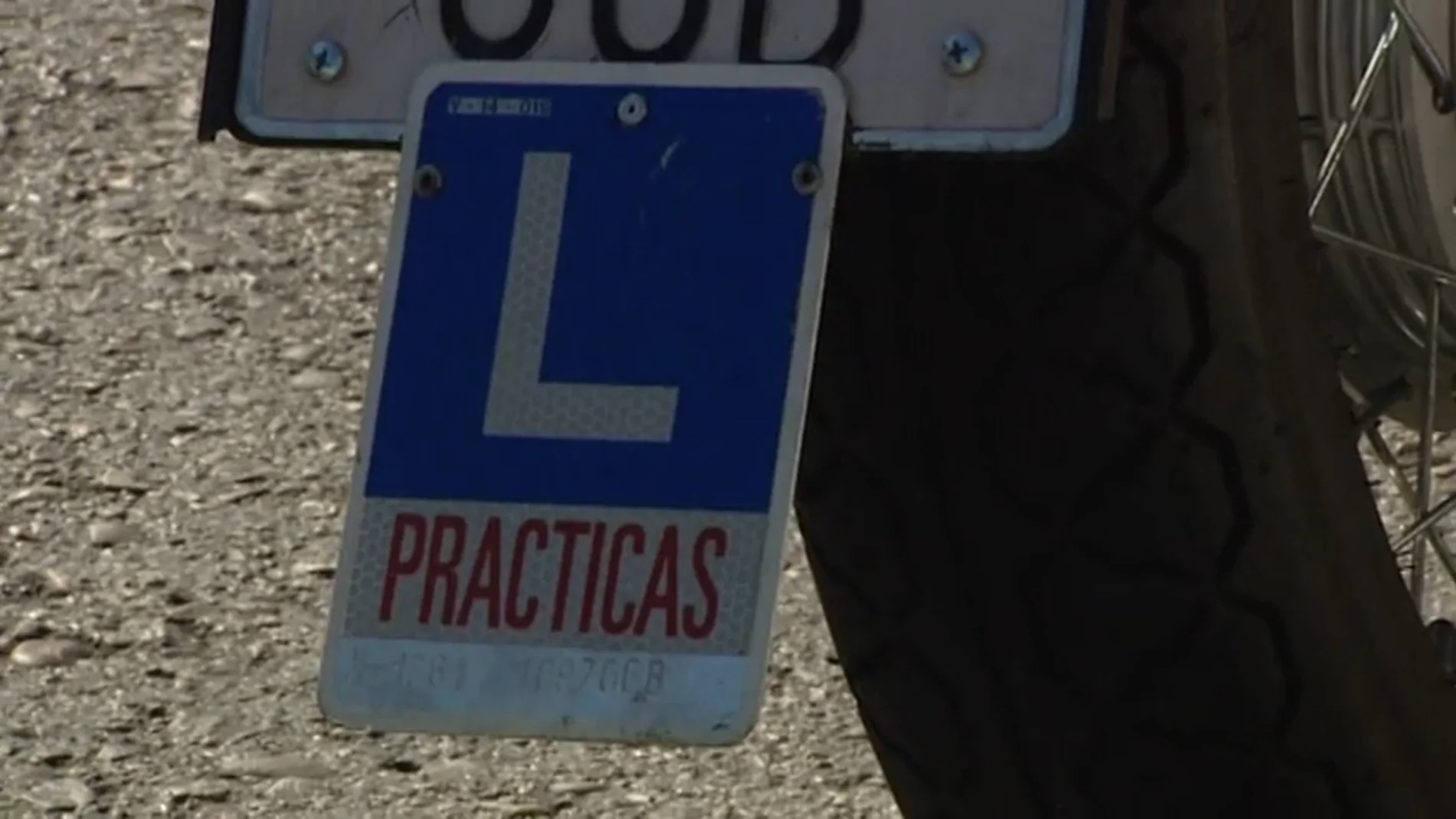 Frame 7.617796 de: Los examinadores de la DGT hacen huelga y paralizan 7.000 pruebas prácticas como protesta por la falta de personal Frame 7.617796 de: Los examinadores de la DGT hacen huelga y paralizan 7.000 pruebas prácticas como protesta por la falta de personal
