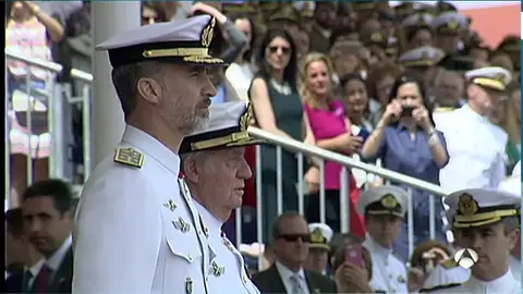 El Rey Juan Carlos vuelve a la escena pública por petición de su hijo Felipe VI El Rey Juan Carlos vuelve a la escena pública por petición de su hijo Felipe VI