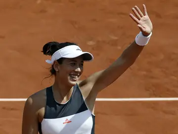 Muguruza saluda tras ganar un partido Muguruza saluda tras ganar un partido