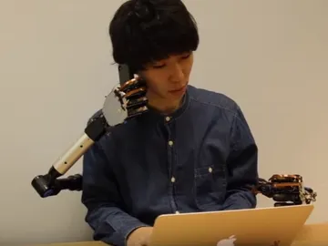 Dispositivo con dos brazos robóticos Dispositivo con dos brazos robóticos