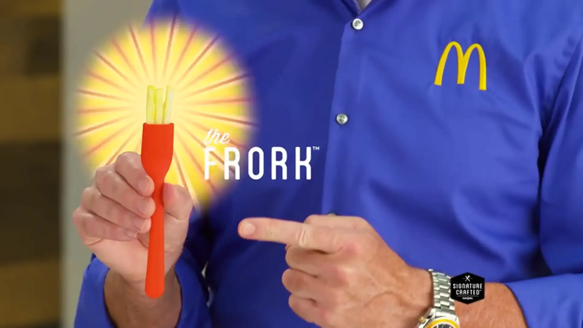 Frame 37.797124 de: McDonald's inventa un tenedor creado con patatas fritas