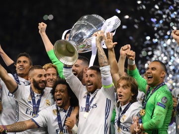 Sergio Ramos alza al cielo de Cardiff la Duodécima Champions del Real Madrid