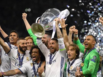 Sergio Ramos alza al cielo de Cardiff la Duodécima Champions del Real Madrid Sergio Ramos alza al cielo de Cardiff la Duodécima Champions del Real Madrid