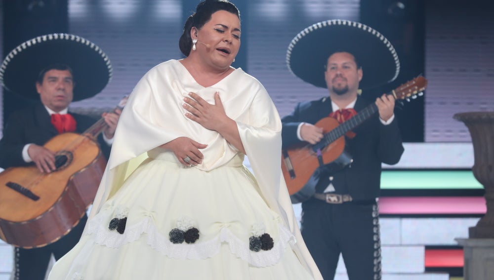Falete se anima con una ranchera al ritmo de Lola Beltrán con ‘Cucurrucucú’