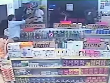 Intento de robo en una farmacia de Brasil Intento de robo en una farmacia de Brasil