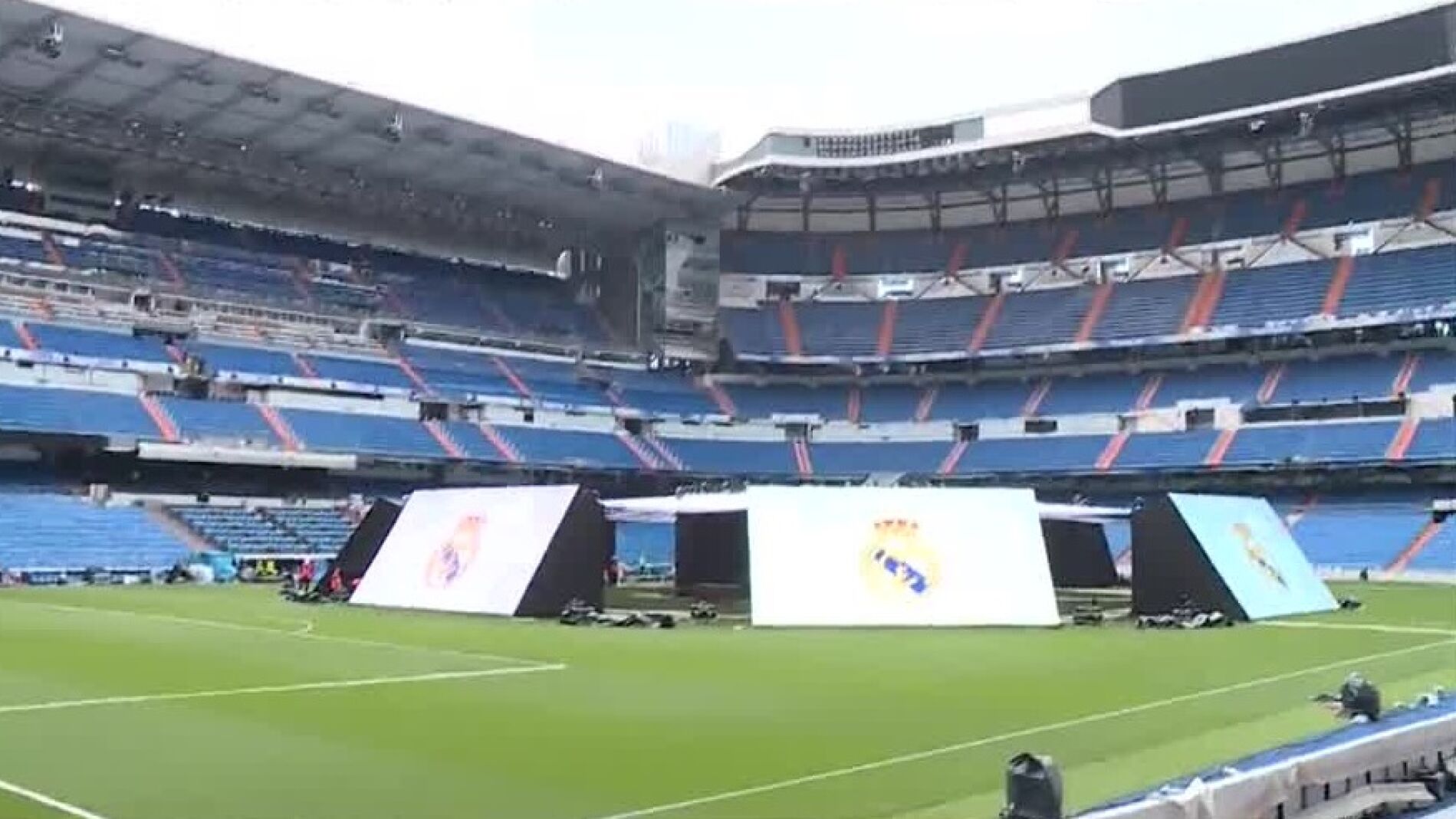 El Bernab&eacute;u, preparado para la final de la Champions