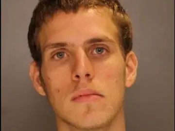 Travis Wagner reconoce que mantuvo relaciones sexuales con un caballo Travis Wagner reconoce que mantuvo relaciones sexuales con un caballo