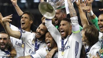 Sergio Ramos levanta la Duodécima Champions League del Real Madrid.
