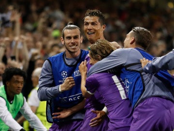 La plantilla del Real Madrid celebrando un gol