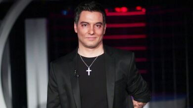 Fran Valenzuela nos muestra el anillo minutos antes de pedirle matrimonio a su pareja 