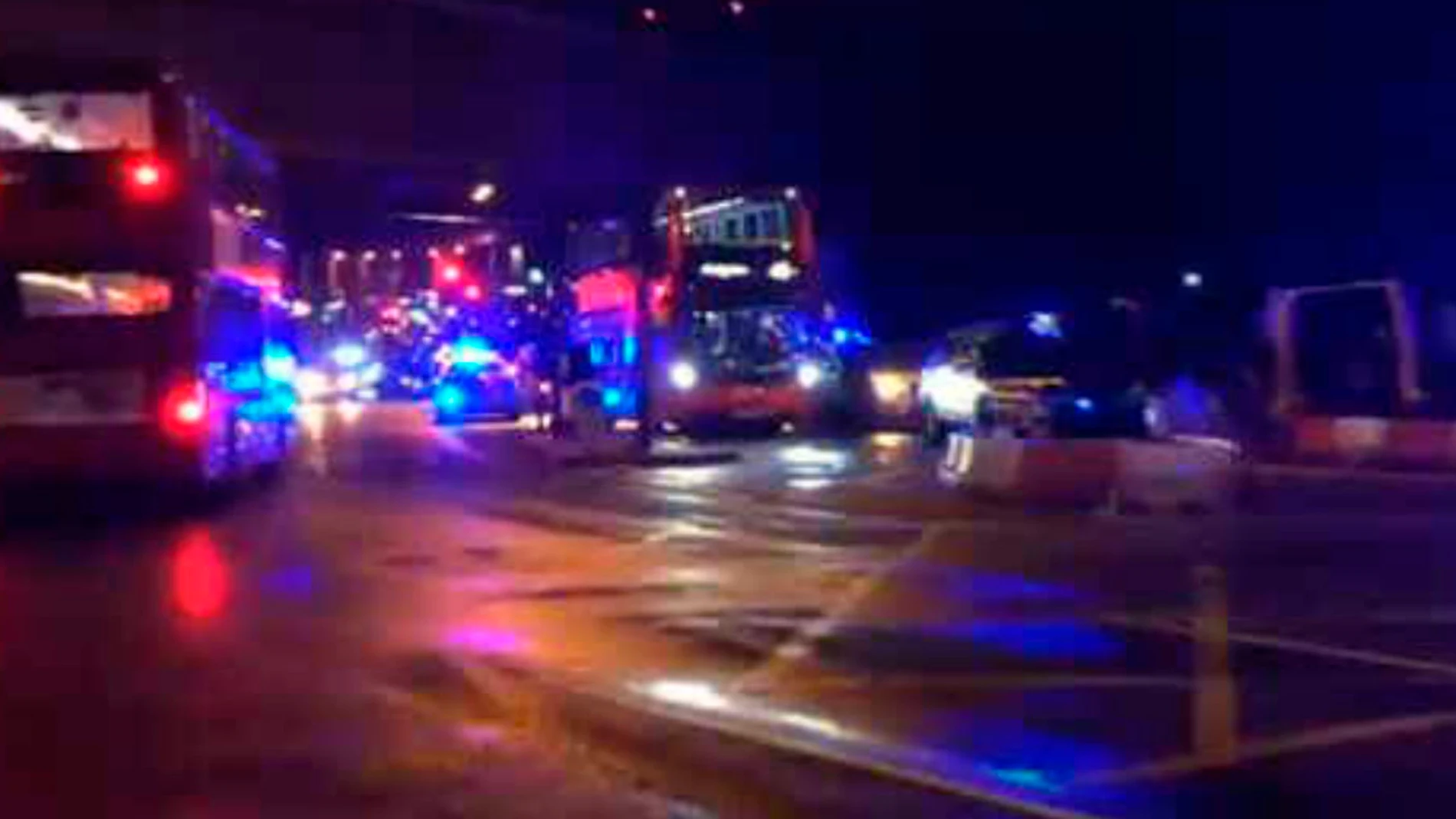 La Policía se despliega en el Puente de Londres La Policía se despliega en el Puente de Londres