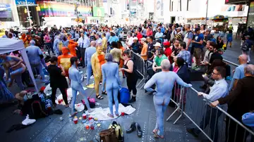 Lucen mensajes de aceptación en su cuerpo Lucen mensajes de aceptación en su cuerpo