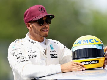 Hamilton, con el caso de Senna