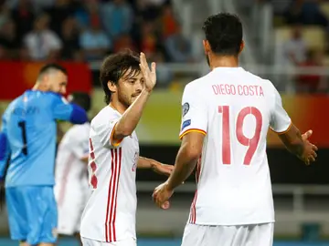Silva y Diego Costa celebran un gol Silva y Diego Costa celebran un gol