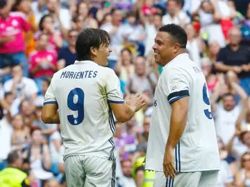 Morientes, con Ronaldo Morientes, con Ronaldo