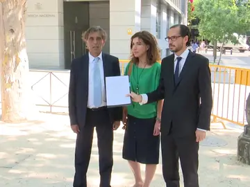 Frame 15.293092 de: La OCU se querella en nombre de 305.000 clientes contra la cúpula del Banco Popular de 2016 por estafa y falsedad contable Frame 15.293092 de: La OCU se querella en nombre de 305.000 clientes contra la cúpula del Banco Popular de 2016 por estafa y falsedad contable