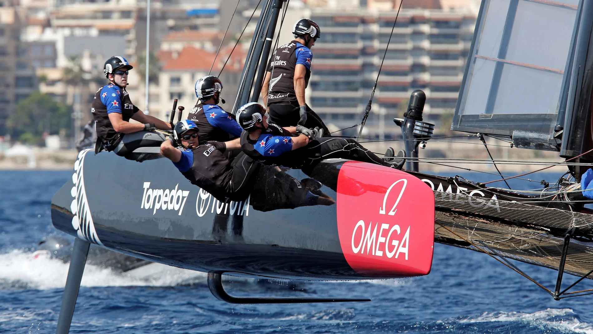 Los tripulantes del Emirates Team New Zealand Los tripulantes del Emirates Team New Zealand