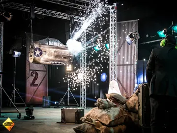 Yunke y Pablo Motos despegan en 'El Hormiguero 3.0' en un avión de la Segunda Guerra Mundial Yunke y Pablo Motos despegan en 'El Hormiguero 3.0' en un avión de la Segunda Guerra Mundial